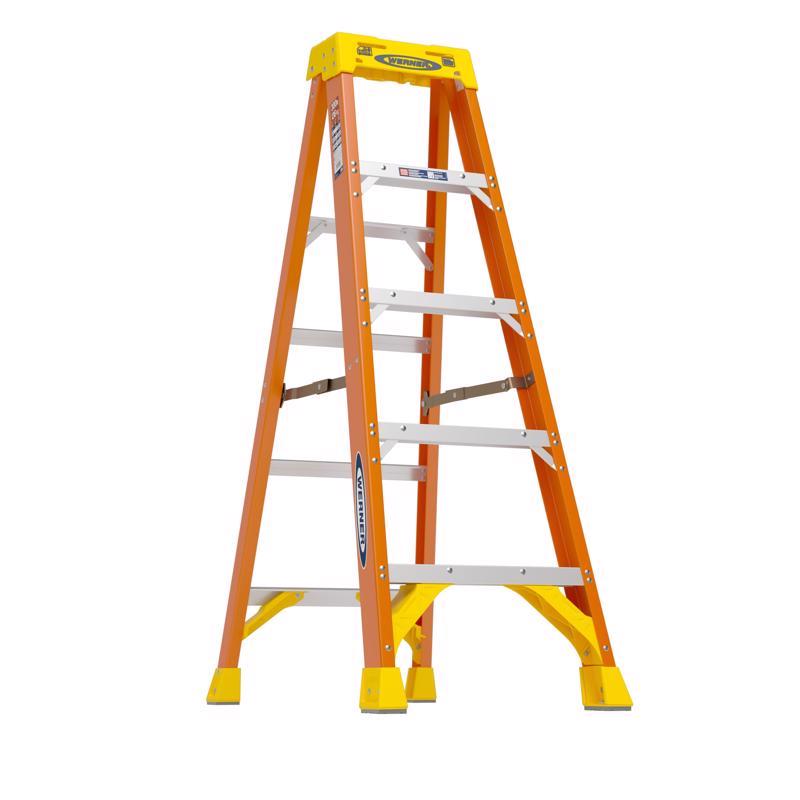Werner 5 ft. H Fiberglass Step Ladder Type IA 300 lb. capacity